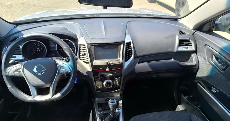 SsangYong Tivoli cena 61900 przebieg: 54000, rok produkcji 2019 z Strzegom małe 301